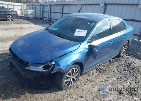 2017 Volkswagen Jetta 1.4T Se z USA, uszkodzony, nr VIN 3VWDB7AJ4HM203149